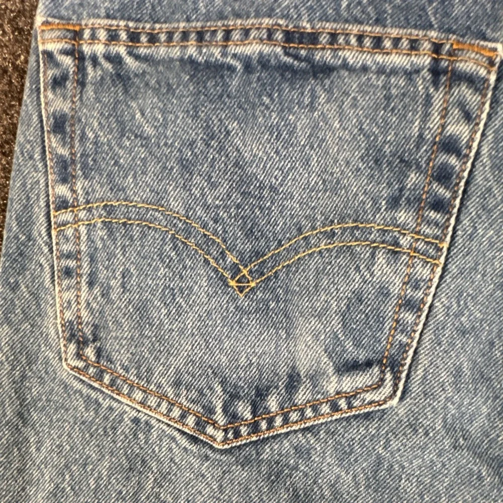 Levi's Men's 34x30 (altered) Straight Leg Regular Fit Mid-Rise Jeans Light Wash